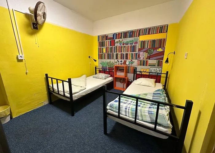 Baroque Hostel & Coworking Budapest